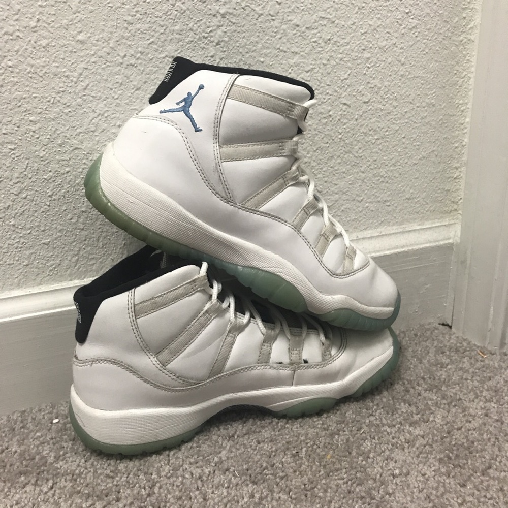 Air Jordan 11 Columbia blues grade school size 7
